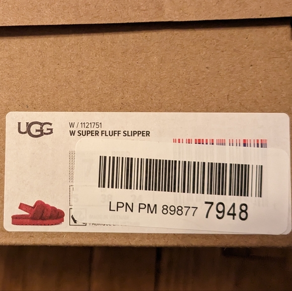 UGG Australia Super Fluff Slipper in Ribbon Red - Picture 9 of 13